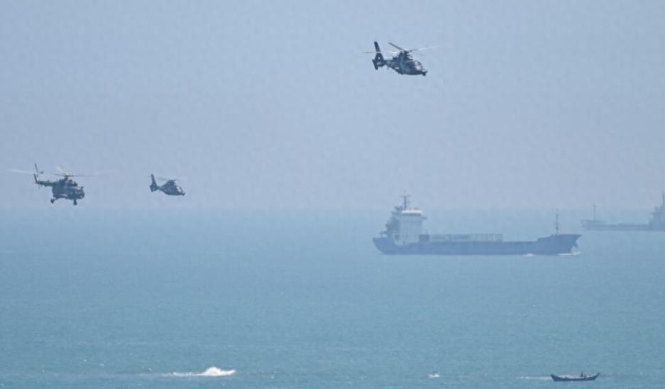 解放军24小时军演,展现强大的国防实力与高度的备战状态,解放军全天候军演,彰显国防实力与高度备战态势