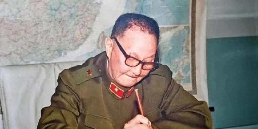 洪友谊的论述引发了广泛的争议和讨论，一场关于人性与社会的深度探讨，洪友谊论述引发广泛争议，人性与社会的深度探讨热议