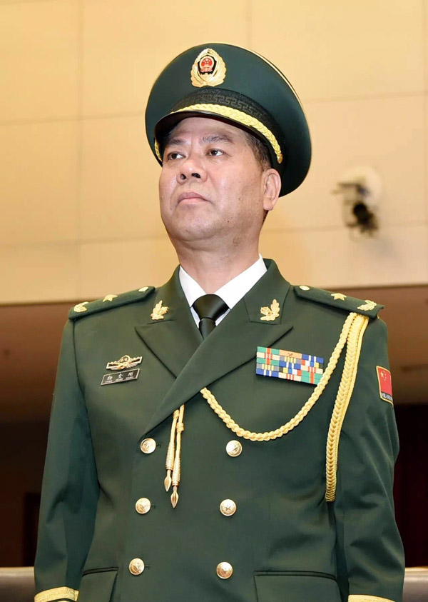 武警总部副政委颜晓东,地方背景与军旅生涯的杰出代表,武警总部副政委颜晓东,地方与军旅生涯的杰出典范