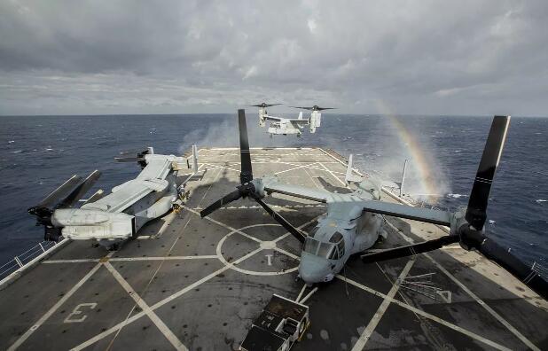 探索先进军事技术,中国726型气垫登陆艇与美国LCAC的比较研究,中国726型气垫登陆艇与美军LCAC,军事技术比较研究与探索