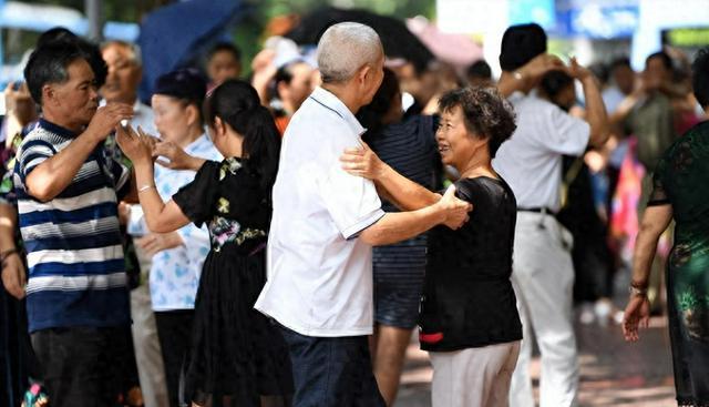 女兵提干的付出,坚韧、毅力与无限可能,女兵提干的坚韧之路,毅力与无限可能