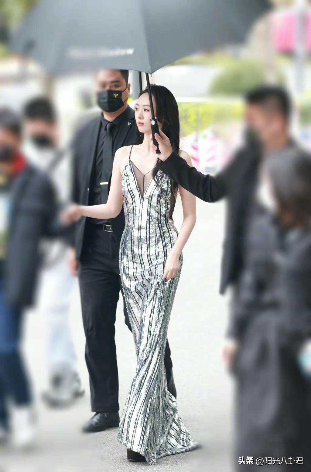 上海突发惨烈事故,灾难无情,人间有爱,上海突发事故,灾难面前,人间真情显现