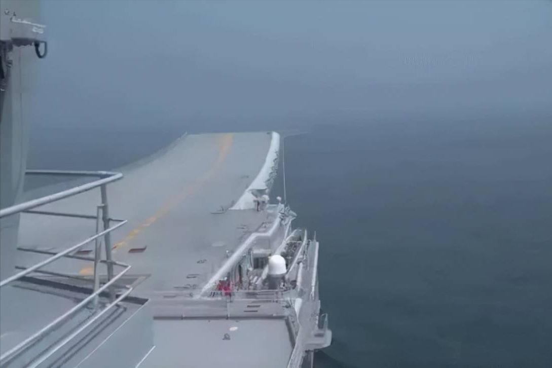 辽宁号航空母舰女舰长,破浪前行的巾帼英雄,辽宁号航空母舰女舰长,巾帼英雄破浪前行记