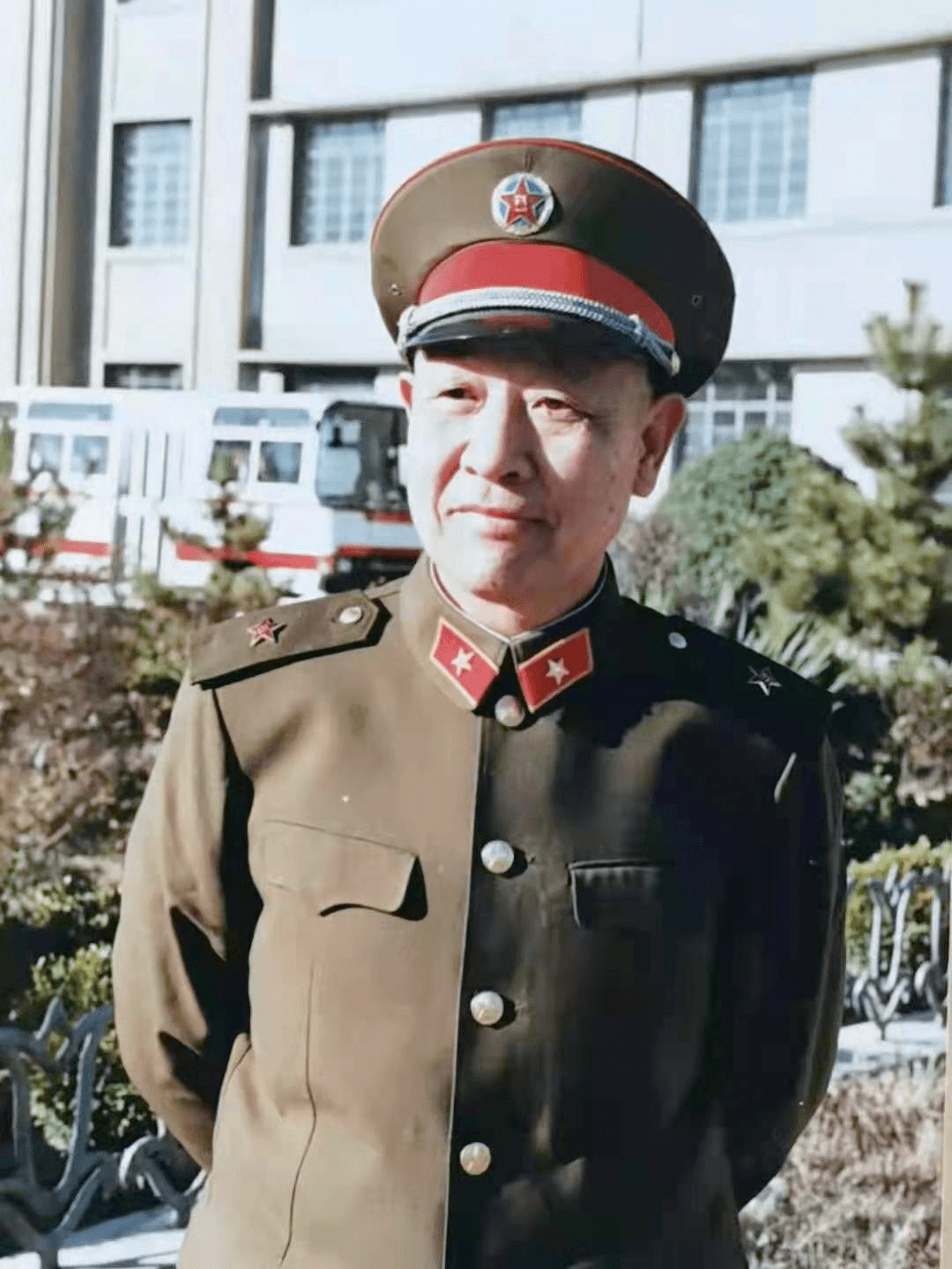 艾，炮兵司令员的传奇人生，炮兵司令员的传奇人生，艾的非凡故事