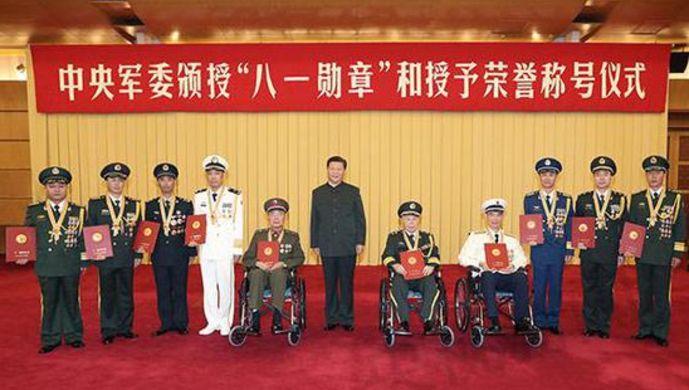 八一勋章颁发时刻,荣耀与历史的见证,八一勋章颁发时刻,荣耀与历史的交汇