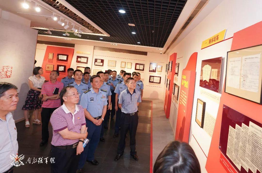 中国人民解放军95338部队,英勇忠诚的钢铁长城,中国人民解放军95338部队,钢铁长城的英勇忠诚展现