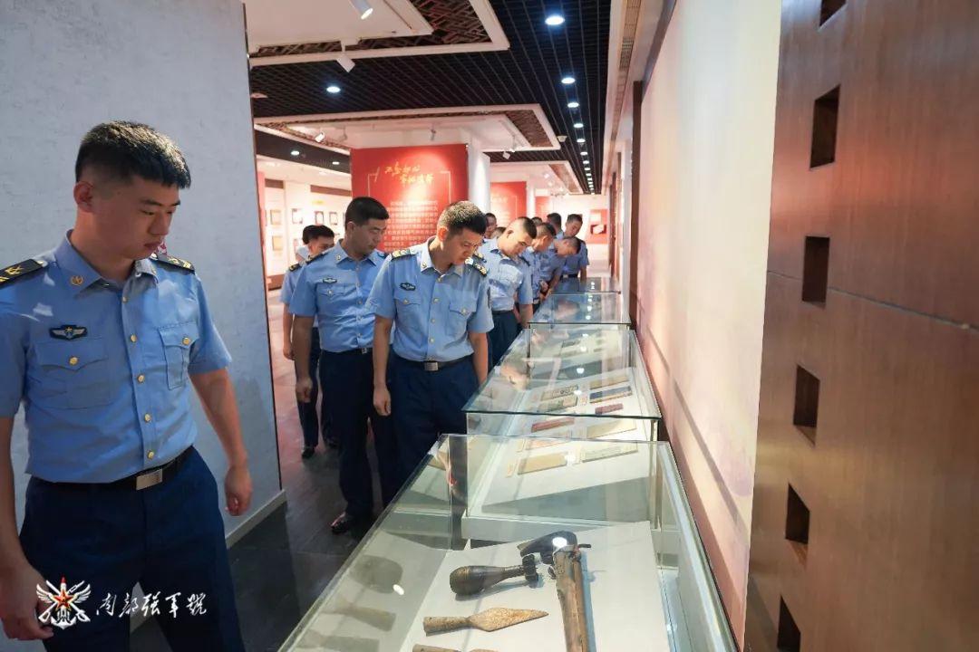 中国人民解放军95338部队,英勇忠诚的钢铁长城,中国人民解放军95338部队,钢铁长城的英勇忠诚展现