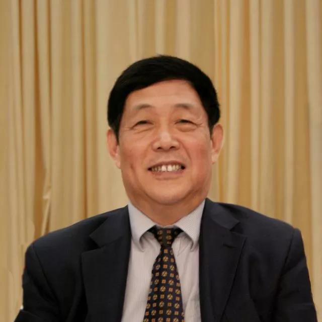 大连舰艇学院之光——王书晓的航海梦之旅,王书晓,大连舰艇学院的航海梦之旅领航者