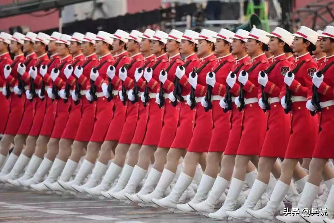 庆祝中国军队成立七十周年阅兵中的女兵风采,中国军队七十周年阅兵,女兵风采闪耀战场荣耀时刻