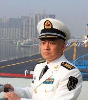 辽宁舰原舰长张峥，海军英雄的卓越领航者，海军英雄张峥，辽宁舰的卓越领航者舰长