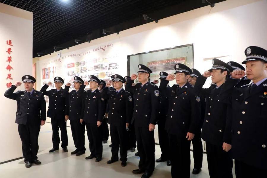 空降兵军2023开训,新时代的征程与挑战,新时代征程下的空降兵军2023开训挑战与启程