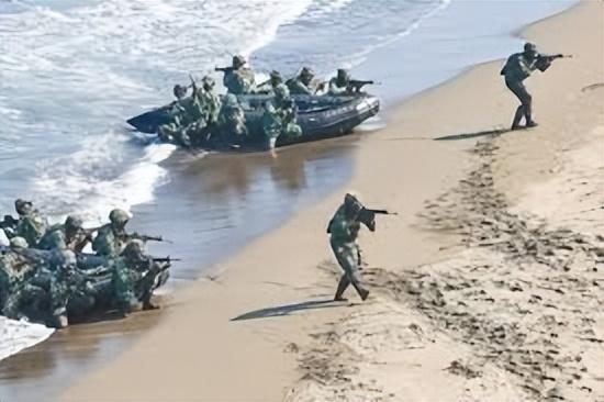 野马登陆气垫船，革新水上战术的先锋力量，革新水上战术先锋力量，野马登陆气垫船亮相战场