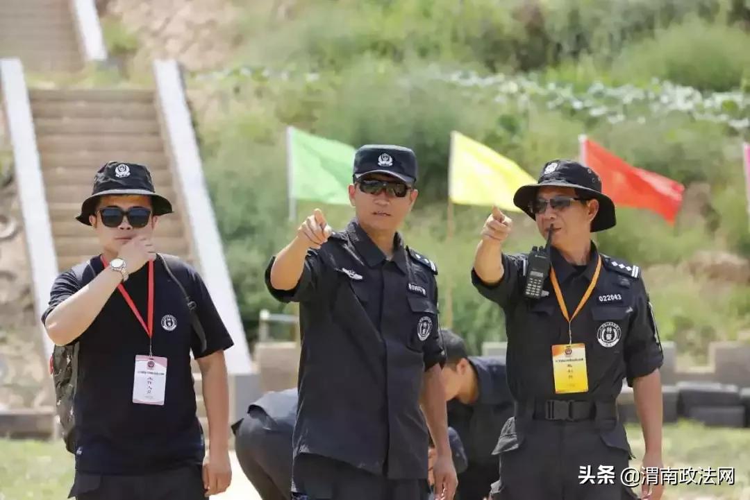 特警与军人的对比,能力、职责与贡献的探讨,特警与军人,能力、职责与贡献的对比探讨