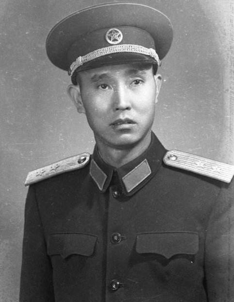 声誉落差下的开国将军,一位口碑最差的开国将军的探究,声誉落差下的开国将军,探究一位口碑不佳的开国将军的历程