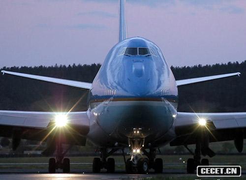 美国空军一号飞机,空中力量的象征与总统的飞行座驾,美国空军一号,空中力量象征与总统飞行座驾