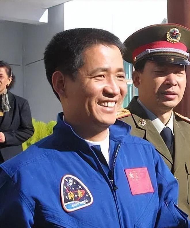 聂海胜中将军衔，航天英雄与军事领袖的辉煌人生，聂海胜，航天英雄与军事领袖的荣耀人生