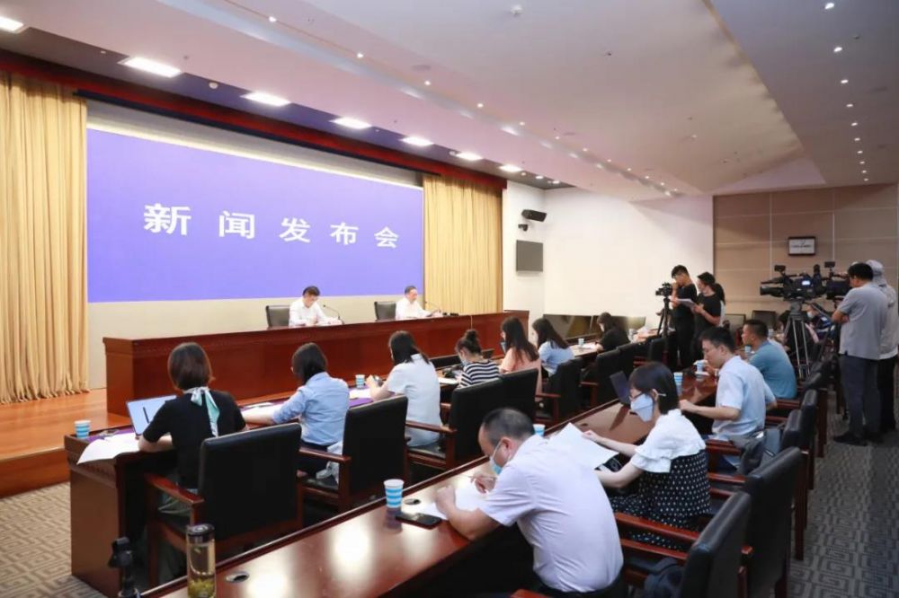 新闻发布会上的风云变幻，新闻发布会上的风云变幻，揭秘背后的故事