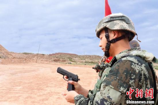 武警实弹射击训练,锤炼精兵,锻造实战能力,武警实弹射击训练,锤炼精兵,提升实战能力