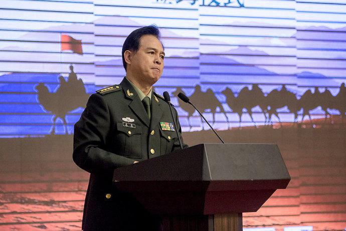 中国讲军事的主持人,传承与引领的力量,中国军事主持人的传承与引领之力