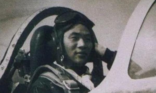 安徽上空战斗机,风云际会,英勇翱翔,安徽上空战斗机风云际会,英勇翱翔展雄姿