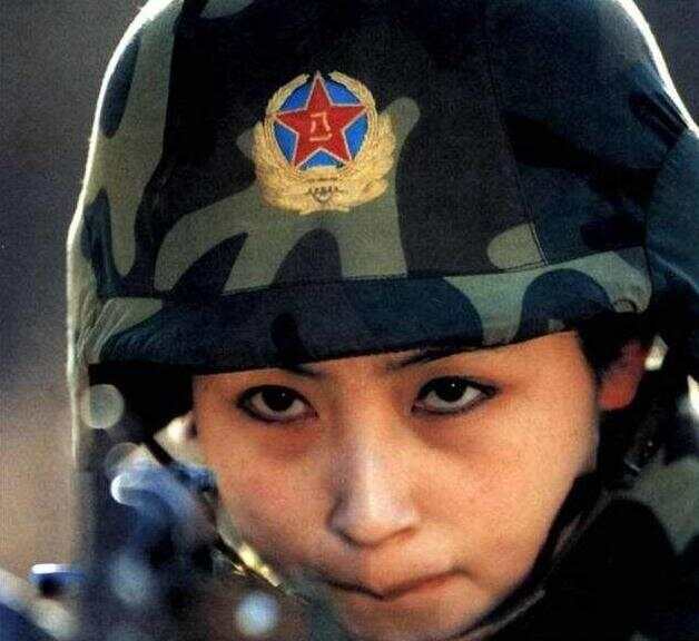 中国女兵军帽照片，展现坚韧与荣耀的象征，中国女兵军帽照片，坚韧与荣耀的彰显