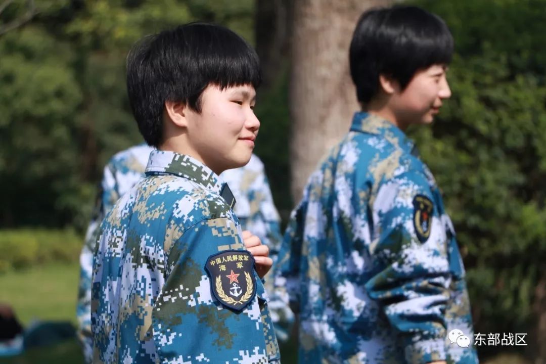 最美海军女兵的视频，展现力量与柔美的独特魅力，最美海军女兵，力量与柔美的独特魅力展示视频
