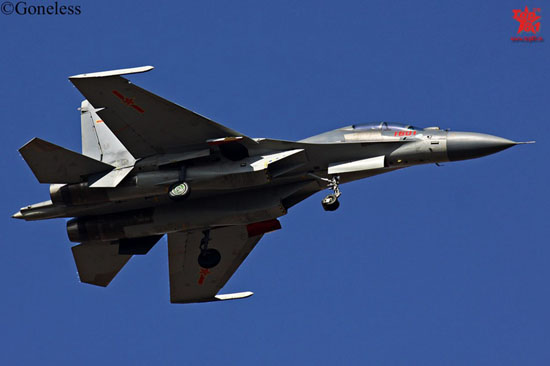 歼-16与F-15，空中巨人的对比之厉，歼-16与F-15，空中巨人的对比风采