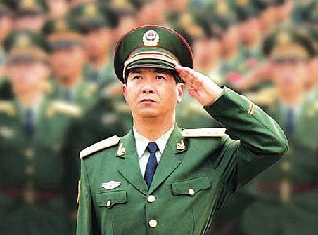 丁晓兵英雄现任职务，时代标杆，永续荣光，丁晓兵，时代英雄的现任职务与永续荣光