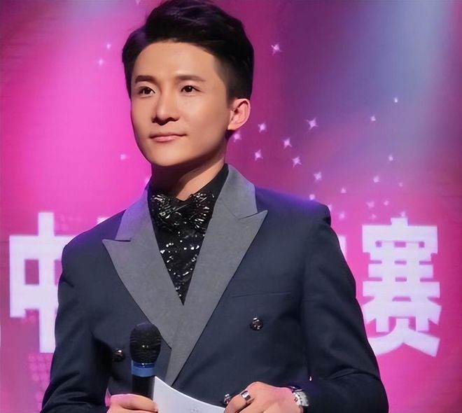 军事节目男主持人金，声音的力量与军事文化的传承，军事节目主持人金，声音的力量，传承军事文化之魂