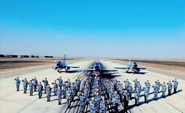 空军七型飞机亮相中国航展,展现空中力量的崭新面貌,空军七型飞机航展亮相,空中力量崭新面貌展现