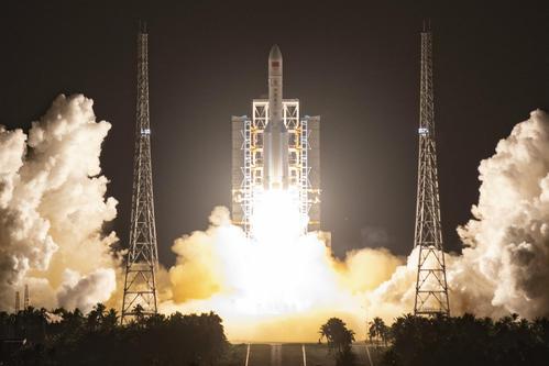 长征五号和土星五号，探索宇宙的两颗璀璨明珠，长征五号和土星五号，宇宙探索的双璧人