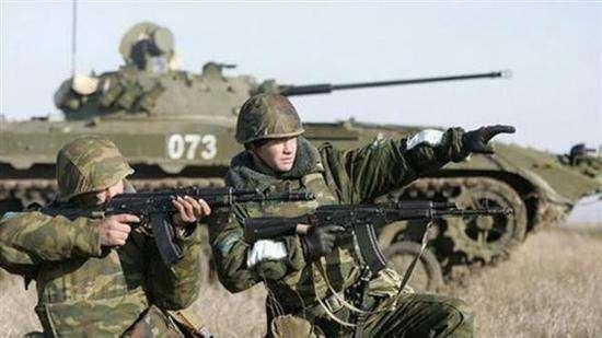 美军现役运兵装甲车，力量与技术的完美结合，美军现役运兵装甲车，力量与技术的巅峰融合