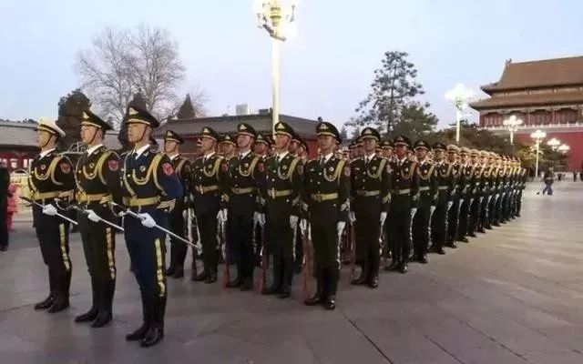 解放军接替武警升国旗，原因与意义，解放军接替武警升国旗，仪式传承与国家象征的意义