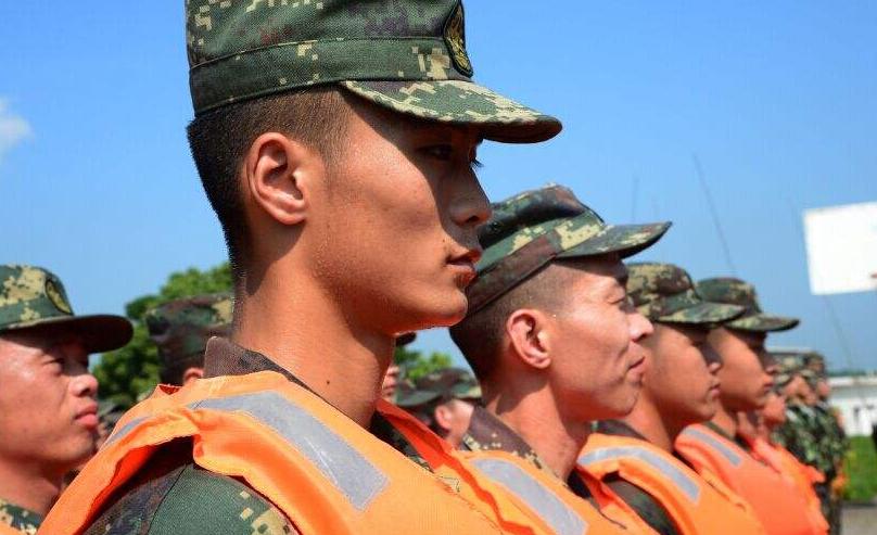 迷彩，一种符号，多重意义，迷彩，多重意义的符号