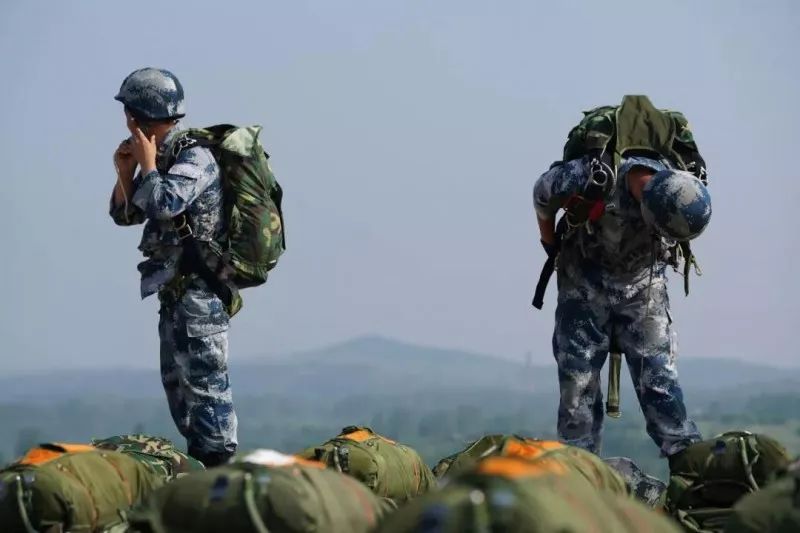 我国空降兵所属兵种深度解析，我国空降兵兵种深度解析与特点探究