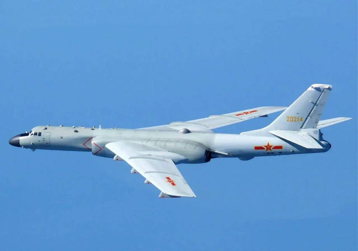 轰6K起飞视频，展现中国空军战略威慑力量的震撼瞬间，轰6K起飞瞬间，中国空军战略威慑力量的震撼展示