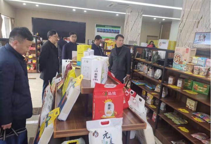 适合军用品店铺的名字，灵感与创新结合的艺术，军品风尚，灵感与创新并行的店铺命名艺术