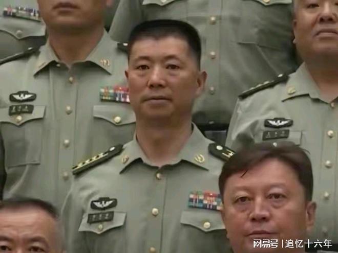 祁发宝资历章图片,揭示英雄背后的荣耀与担当,祁发宝资历章图片,荣耀与担当背后的英雄风采