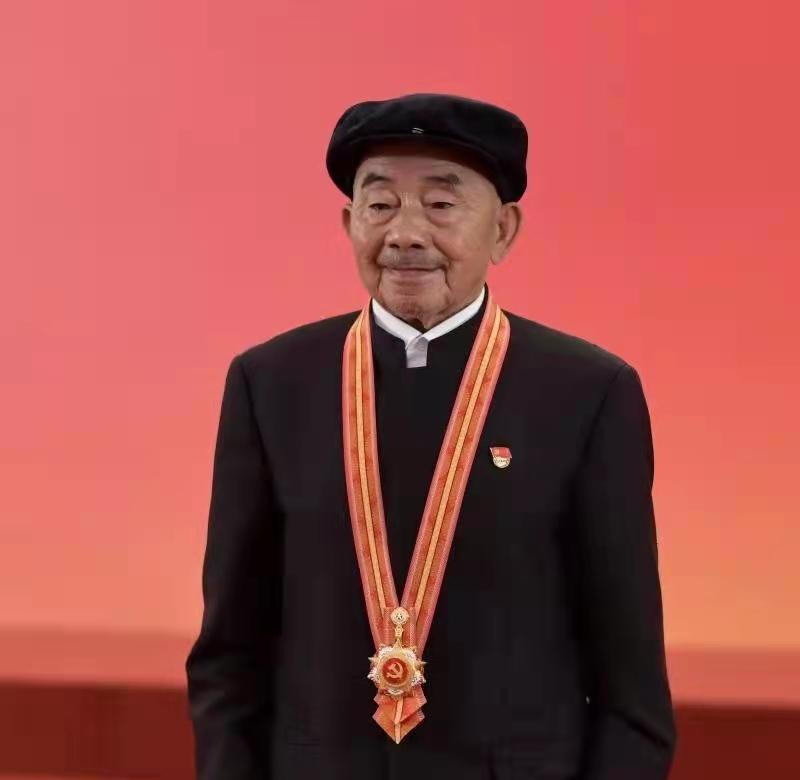 荣耀之路,记2022年级勋章获得者,荣耀之路,记2022年级勋章荣耀时刻