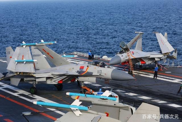 歼-15与F-14，空中巨匠的对比与探析，歼-15与F-14，空中巨匠对比探析