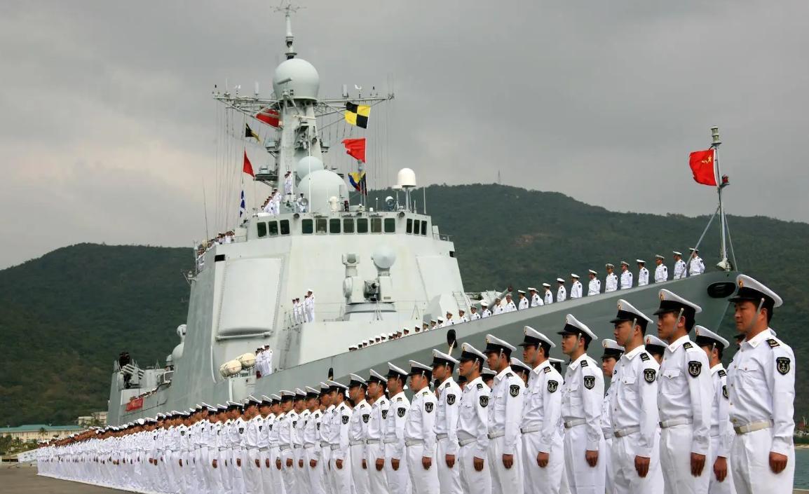 辽宁舰甲板图片,揭示中国海军力量的壮丽画卷,辽宁舰甲板全景,中国海军力量的壮丽展示