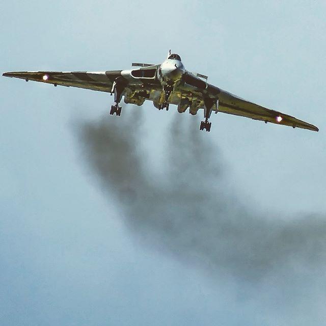 歼-10战斗机航程揭秘,多少公里?,揭秘歼-10战斗机航程,究竟能飞多远?