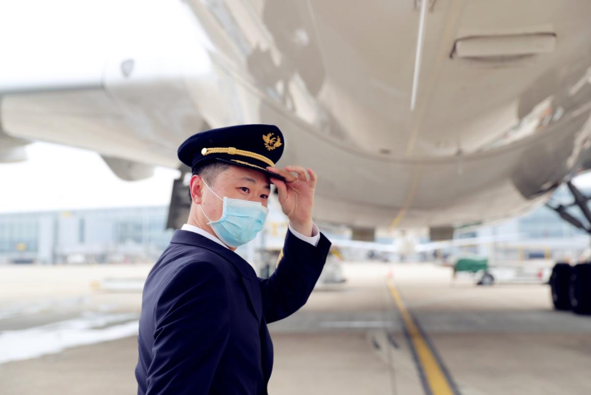 歼-10战斗机航程揭秘,多少公里?,揭秘歼-10战斗机航程,究竟能飞多远?