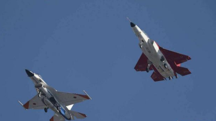 心神战机与赫尔佐格,未来战争的新篇章,心神战机与赫尔佐格,未来战争的新纪元