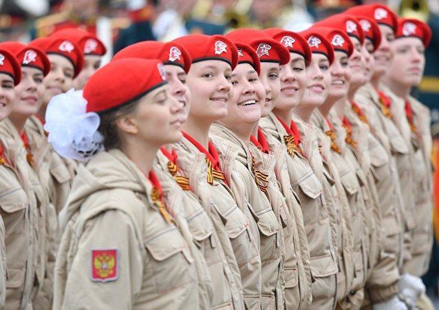 中国女兵仪仗队要求,卓越、精准与荣耀的象征,中国女兵仪仗队的卓越要求,精准展现荣耀的象征