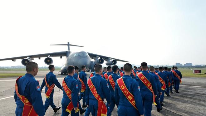 空军航空大学,卓越之翼,展翅高飞,空军航空大学,卓越之翼展翅高飞梦想起航
