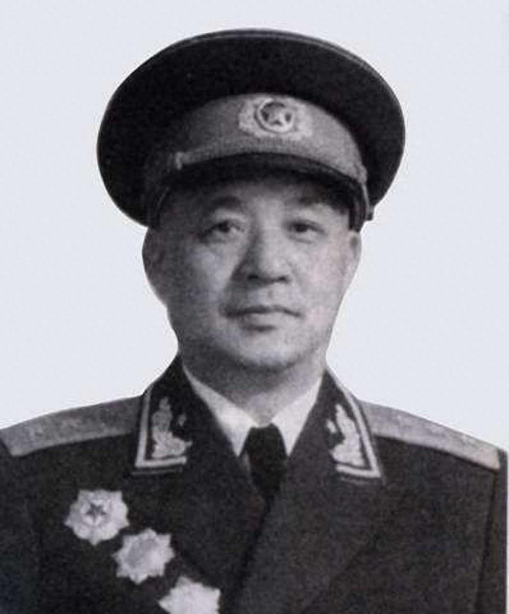 中国现役上将军衔名单公布,荣耀与责任并存,中国现役上将军衔名单公布,荣耀与责任同行