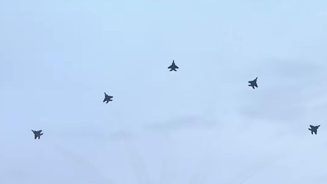 中国空军敬礼图片,展现力量与荣耀的象征,中国空军敬礼图片,力量与荣耀的彰显