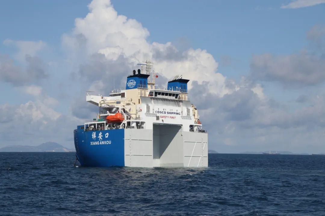 航空母舰的吃水量,深度解析与实际应用,航空母舰吃水量深度解析及实际应用探讨