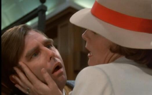 割开伤口取子弹,战争的残酷与生命的坚韧,战争中的生与死,割伤取弹,生命的坚韧与残酷瞬间